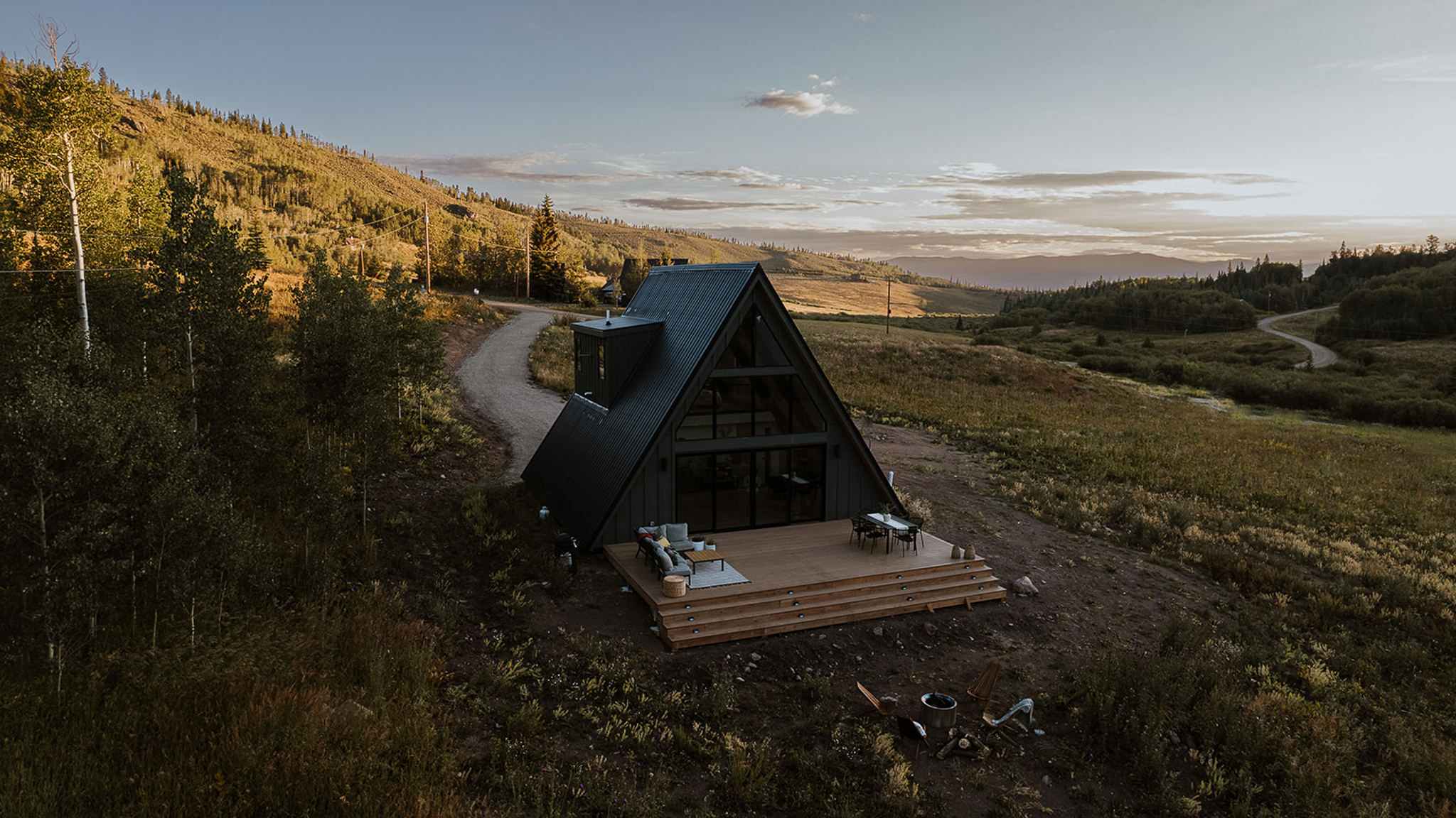 Basecamp Visual, a Breckenridge brand photographer, shares six of the best Colorado cabins to book a stay.